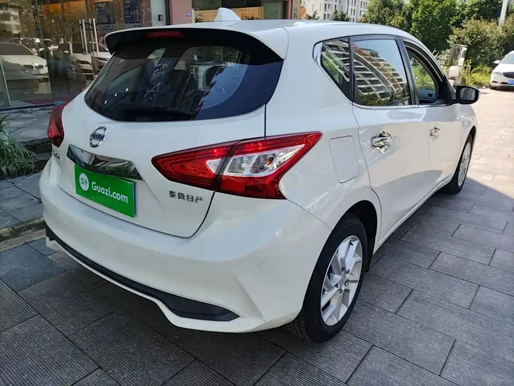 Nissan Tiida — миниатюра 7