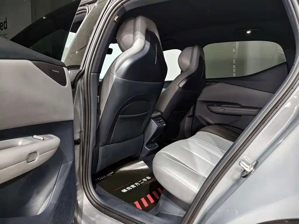 Lynk & Co 20 — миниатюра 14