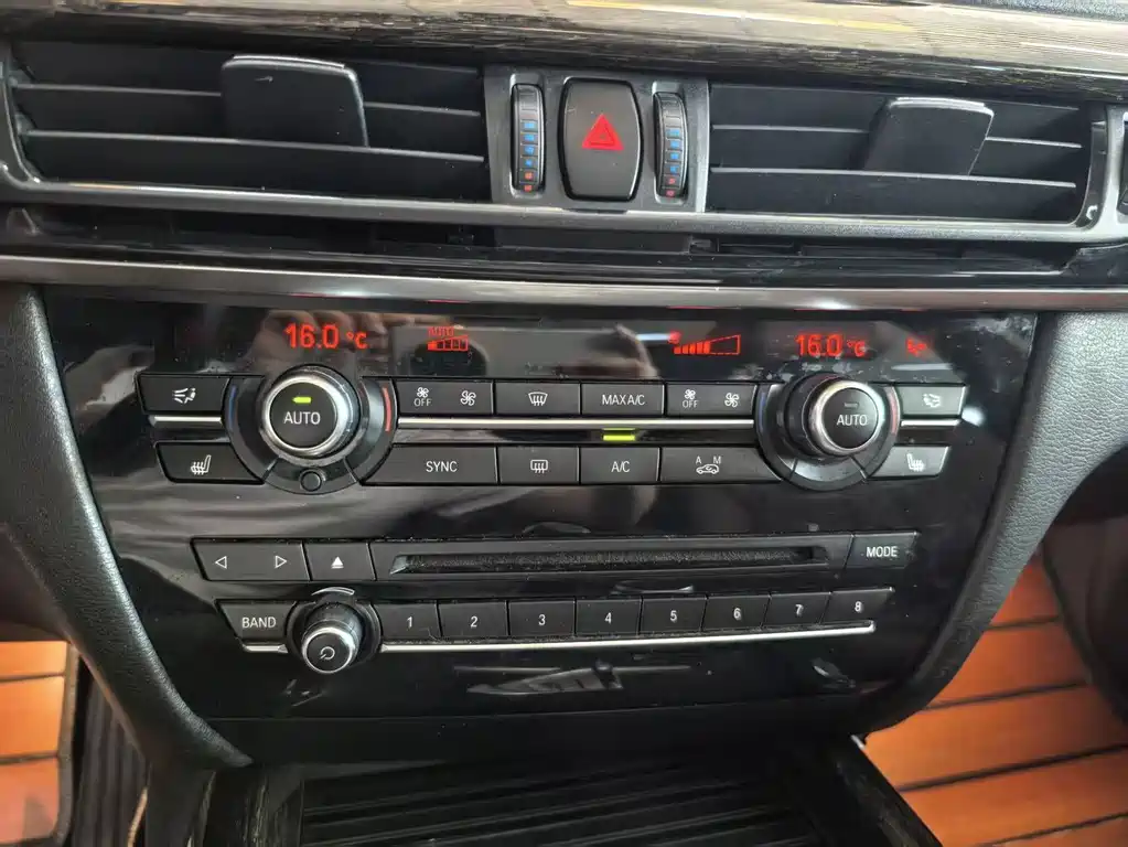 BMW X5 (Import) — миниатюра 13