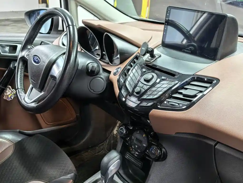 Ford Fiesta — миниатюра 14