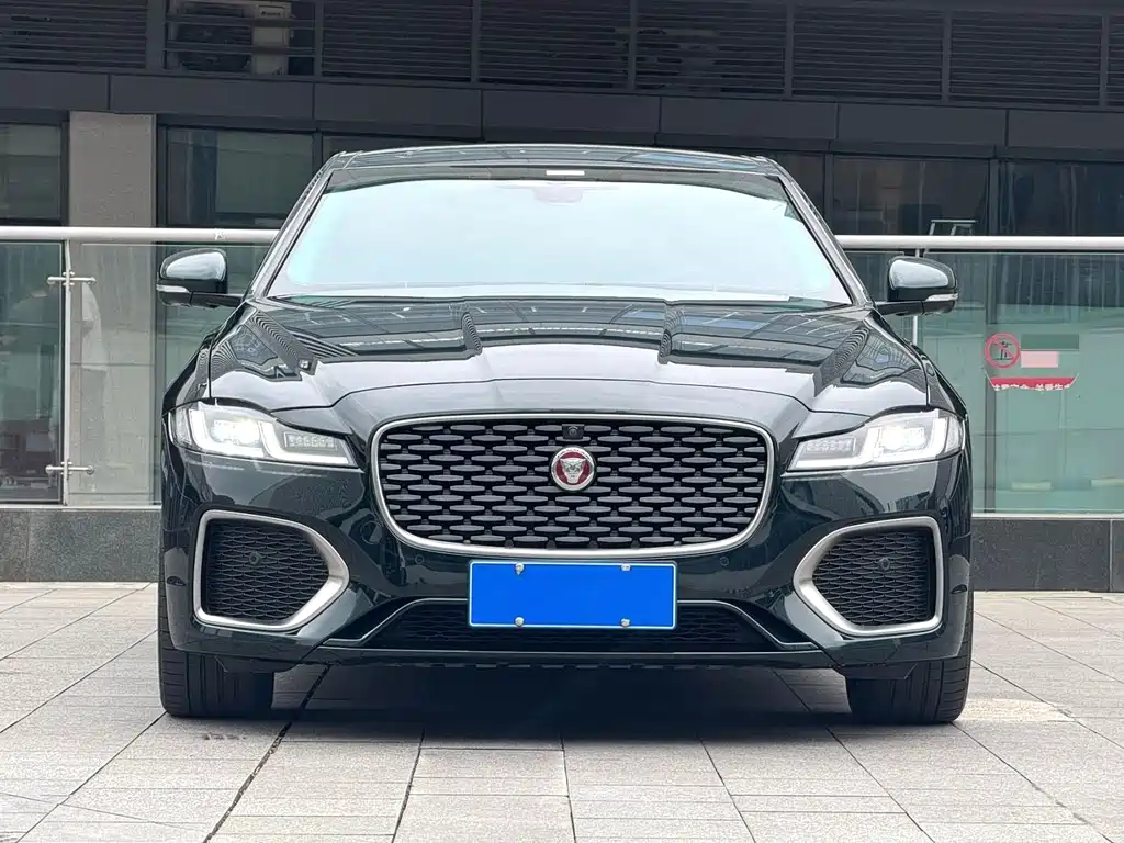 Jaguar XFL 2024 2.0T P250 Premium Luxury