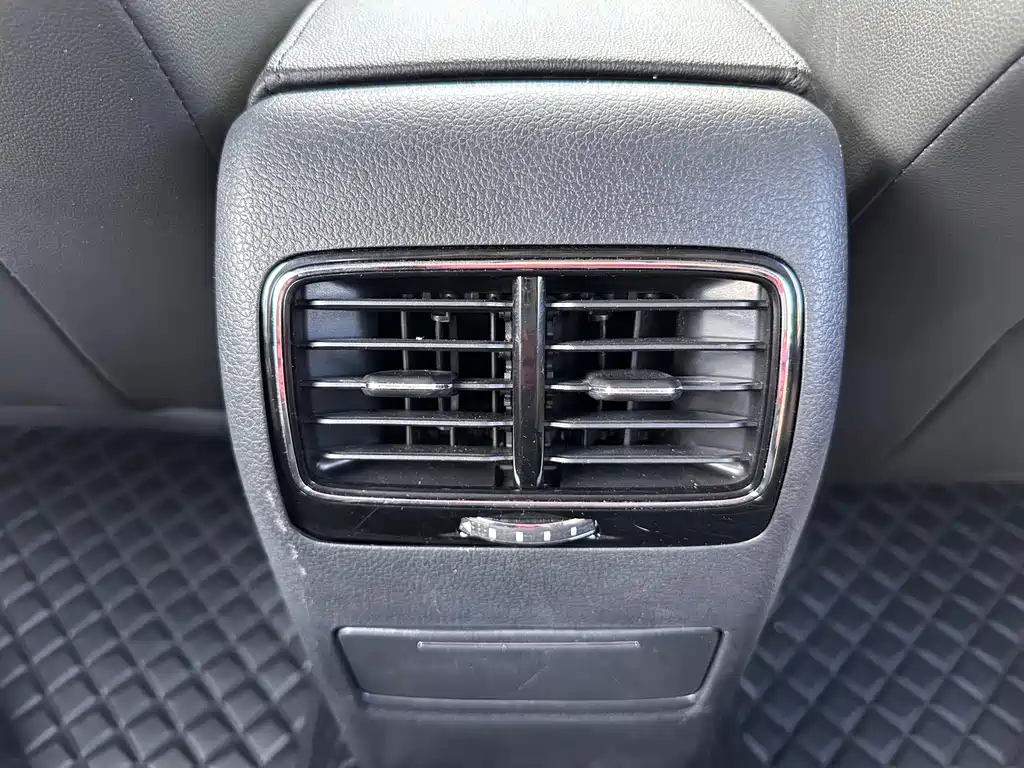 Volkswagen Sagitar — миниатюра 18