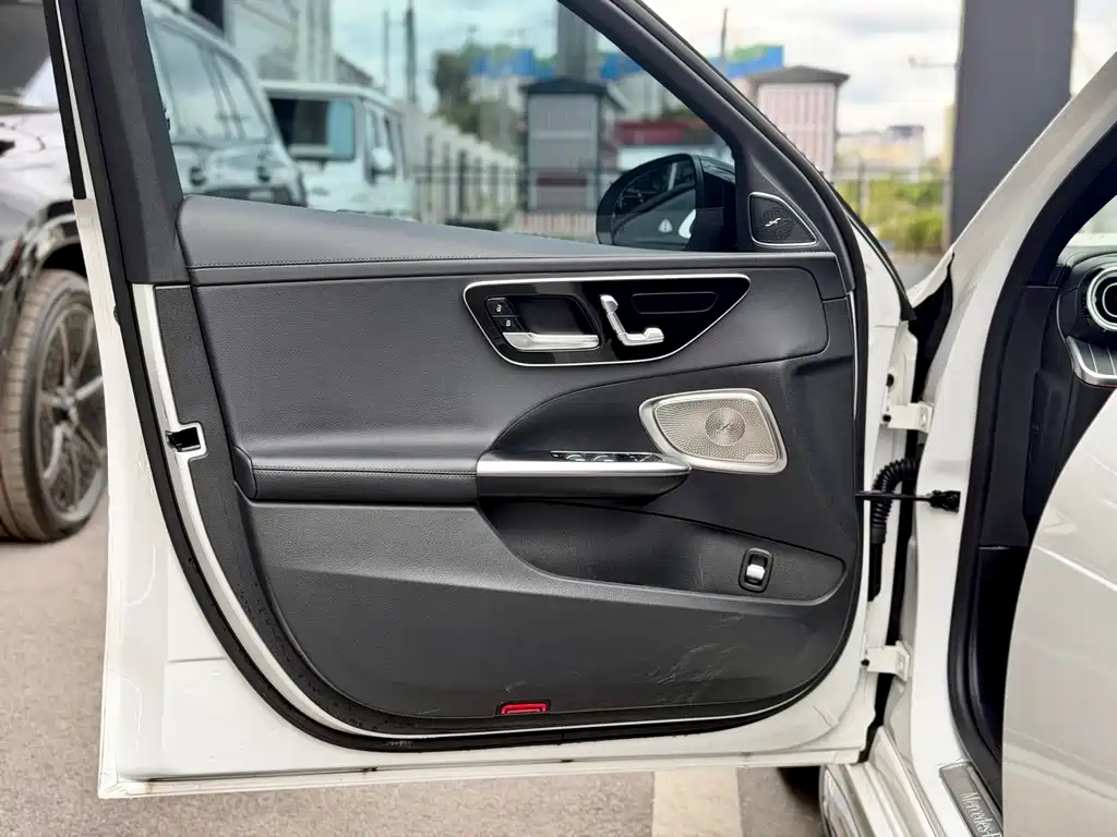 Mercedes-Benz C-Class — миниатюра 10