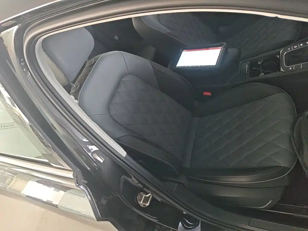 Volkswagen Sagitar — миниатюра 25