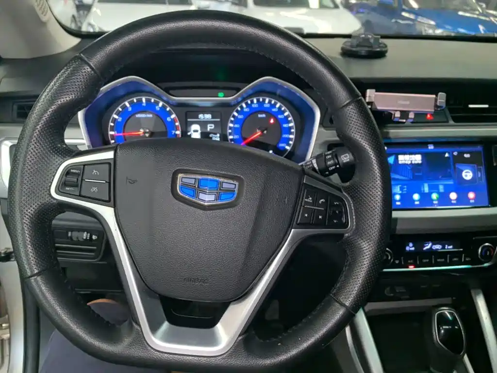 Geely Vision X3 — миниатюра 11