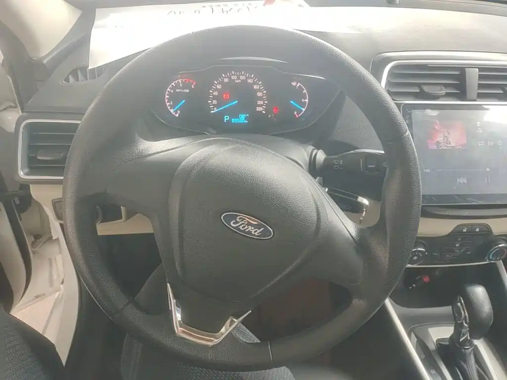 Ford Escort — миниатюра 11