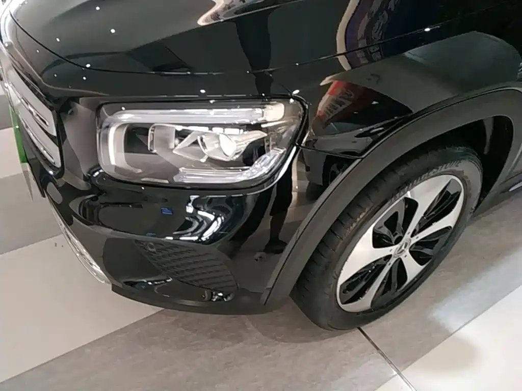 Mercedes-Benz GLB — миниатюра 24