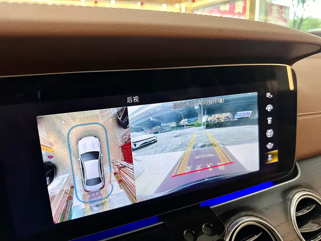 Mercedes-Benz E-Class — миниатюра 12
