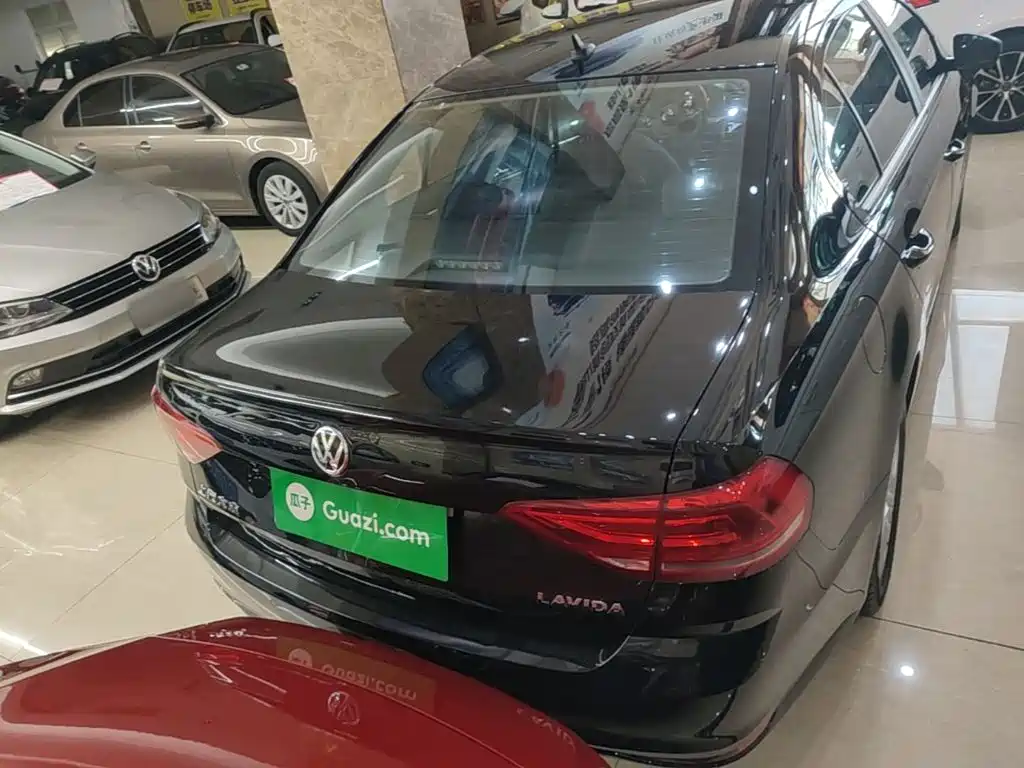 Volkswagen Lavida — миниатюра 6