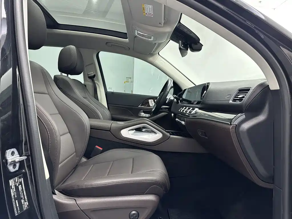 Mercedes-Benz GLS — миниатюра 13
