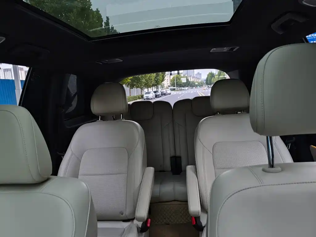 Li Auto Li ONE — миниатюра 8