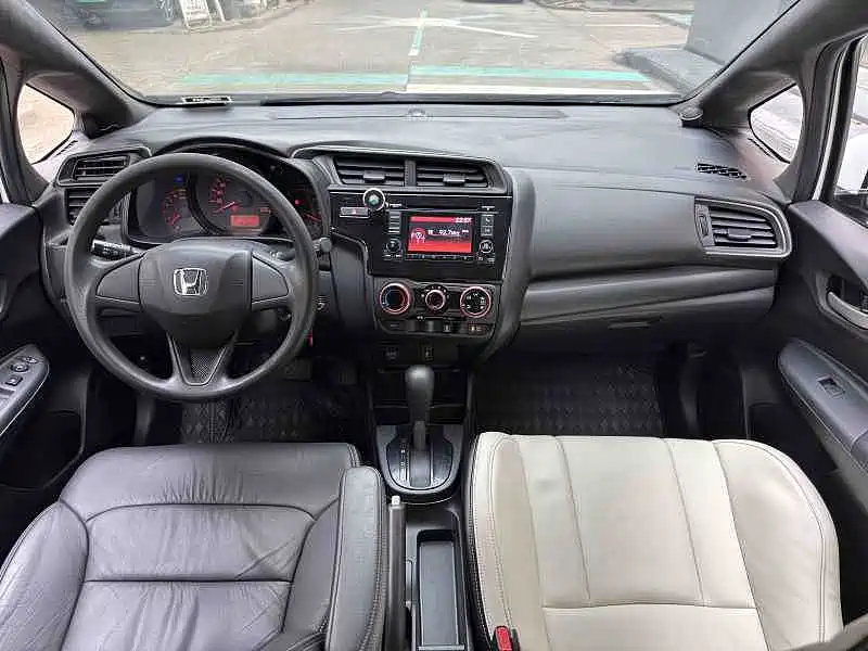 Honda Fit — миниатюра 6