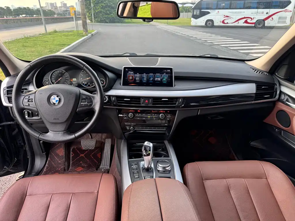 BMW X5 (Import) — миниатюра 11