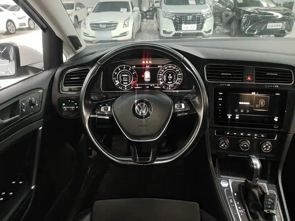Volkswagen Golf — миниатюра 11