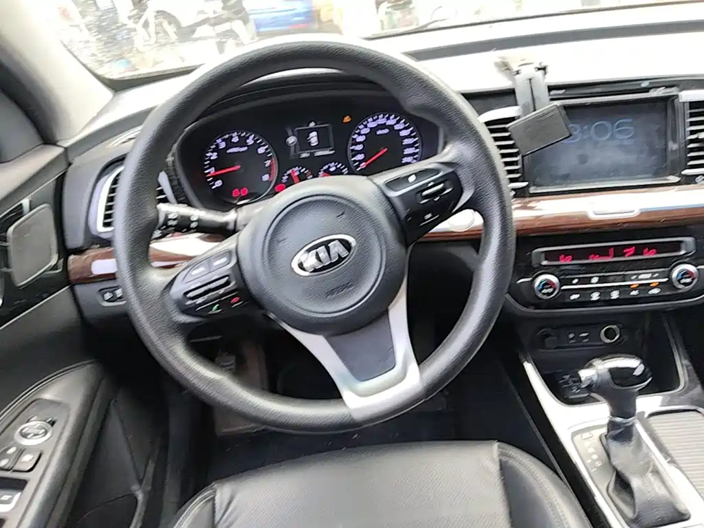 Kia K4 — миниатюра 11