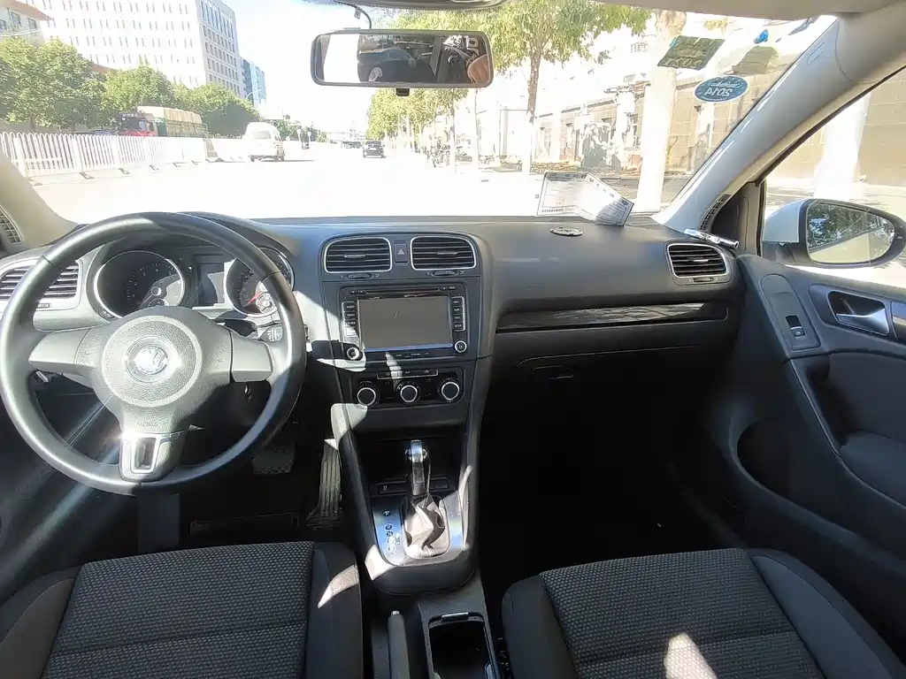 Volkswagen Golf — миниатюра 6