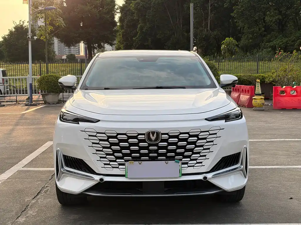 Changan UNI-K iDD — миниатюра 2