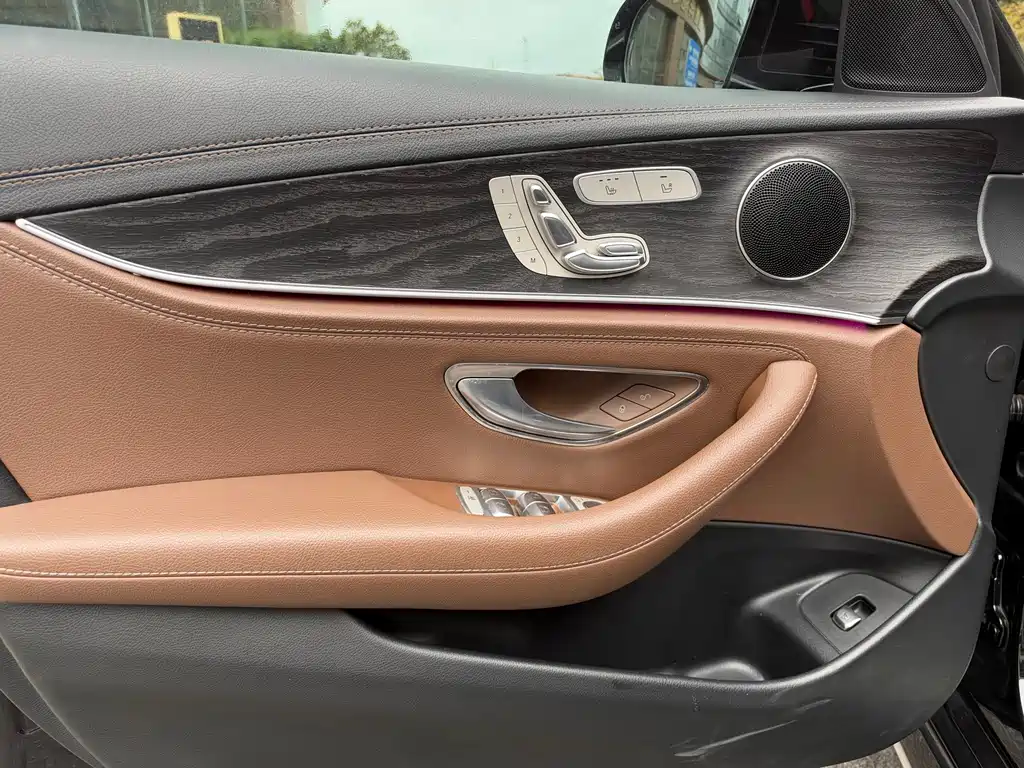 Mercedes-Benz E-Class — миниатюра 4
