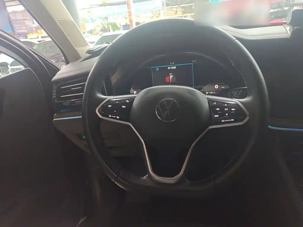 Volkswagen Touareg — миниатюра 11