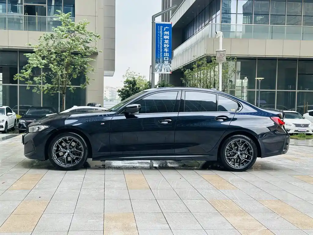 BMW 3 Series 3 2025 330i M Sport