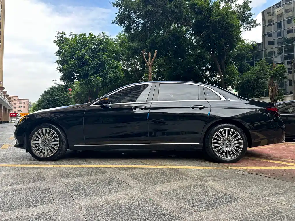 Mercedes-Benz E-Class — миниатюра 7