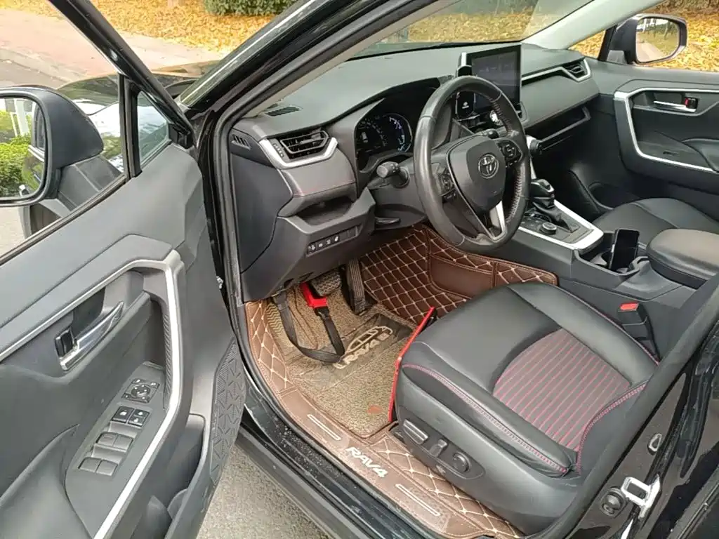 Toyota RAV4 Prime — миниатюра 16