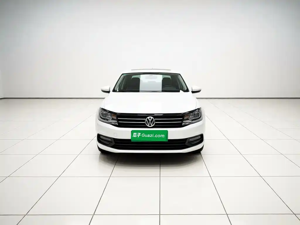 Volkswagen Santana — миниатюра 2