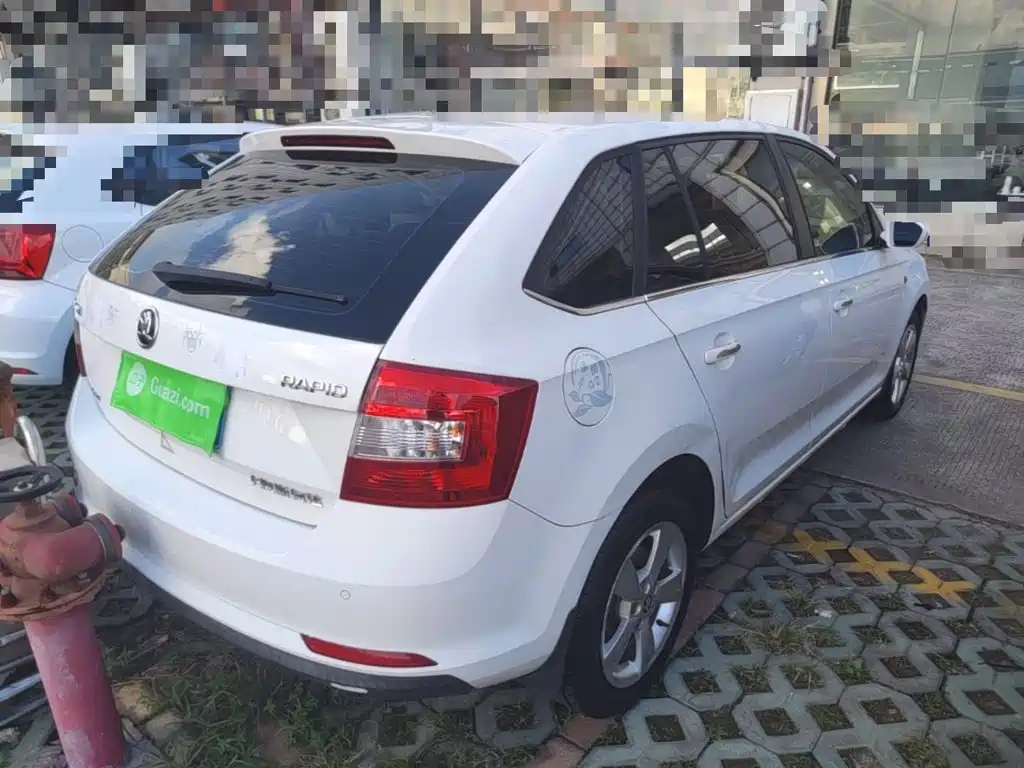 Skoda Rapid Spaceback — миниатюра 7