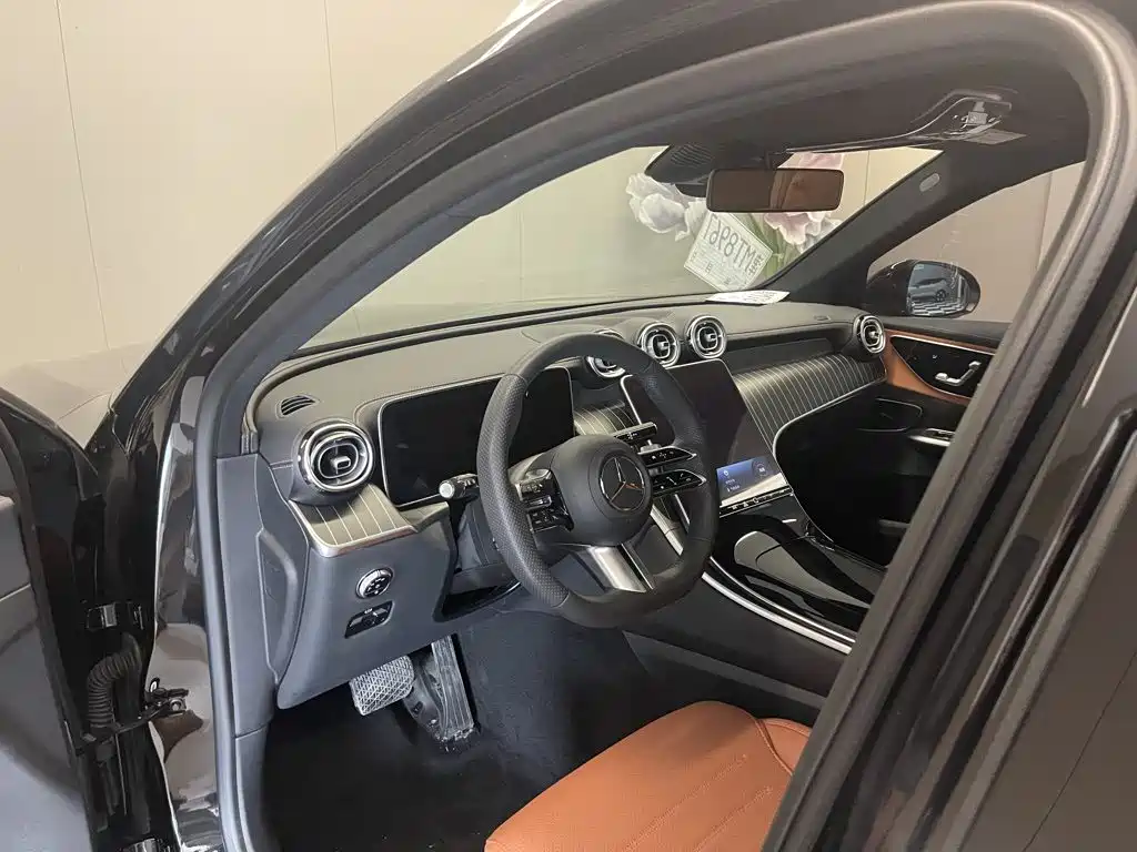 Mercedes-Benz GLC — миниатюра 24
