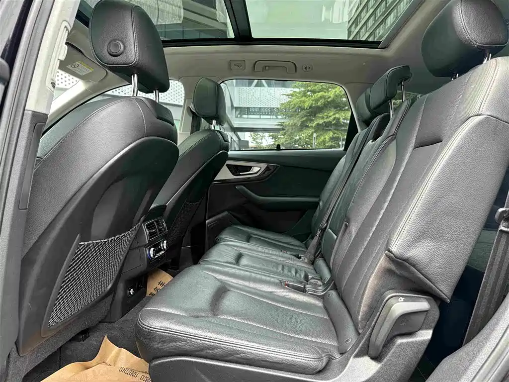 Audi Q7 — миниатюра 18