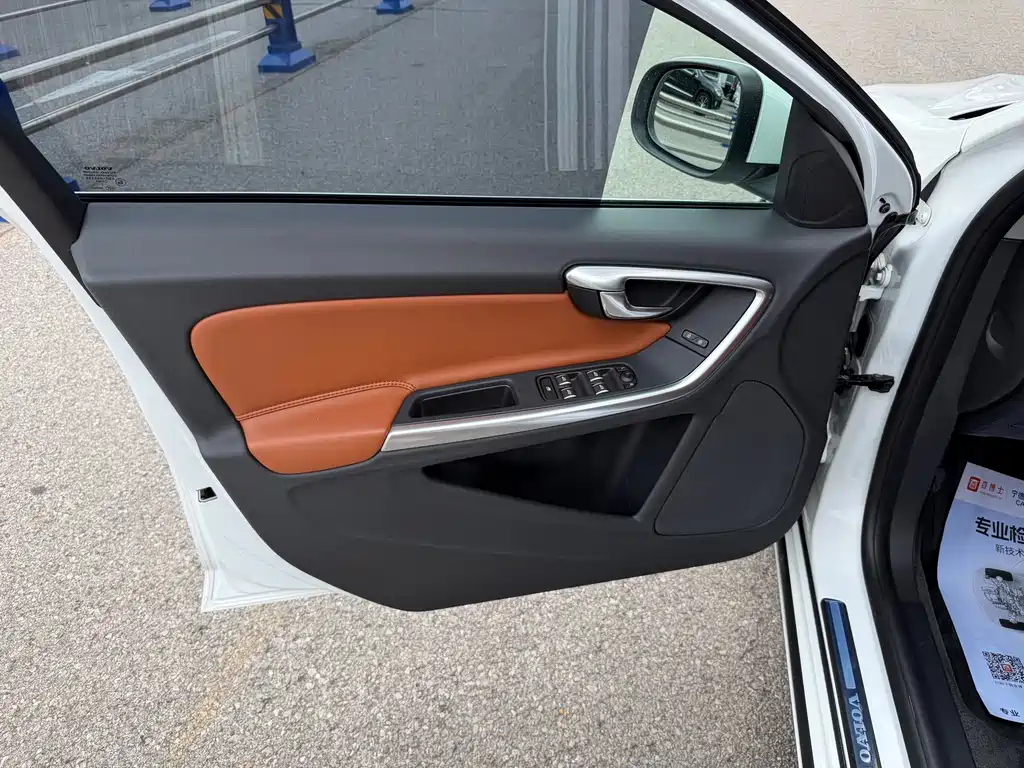 Volvo S60 — миниатюра 10