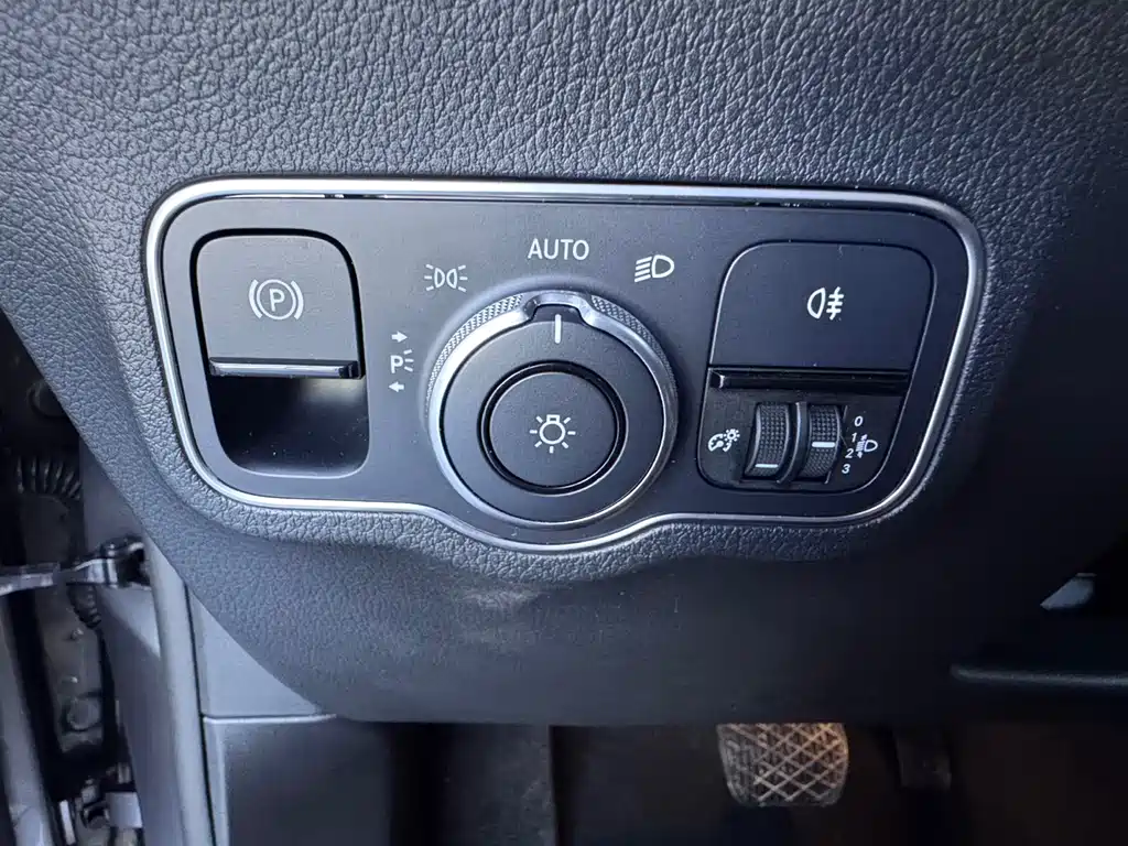 Mercedes-Benz GLB — миниатюра 14