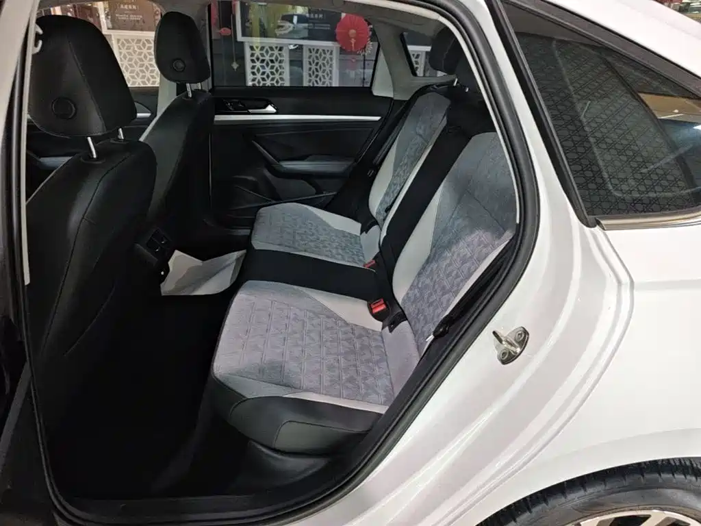 Volkswagen Lavida — миниатюра 17