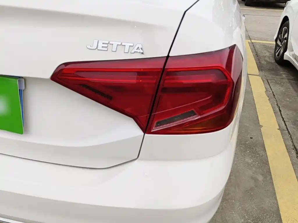 Volkswagen Jetta — миниатюра 8