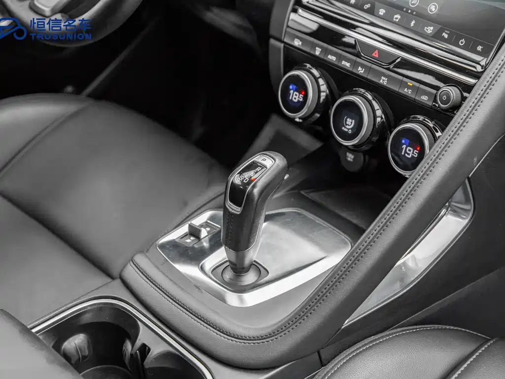 Jaguar E-PACE P200 China V, фото 19