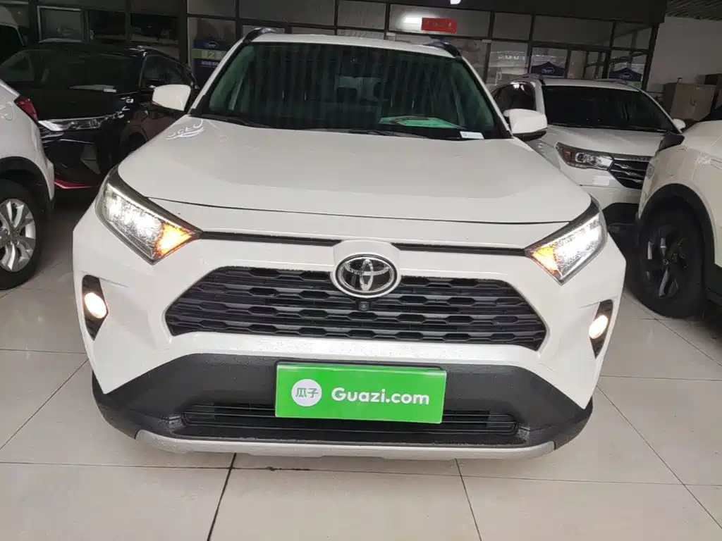 Toyota RAV4 — миниатюра 3
