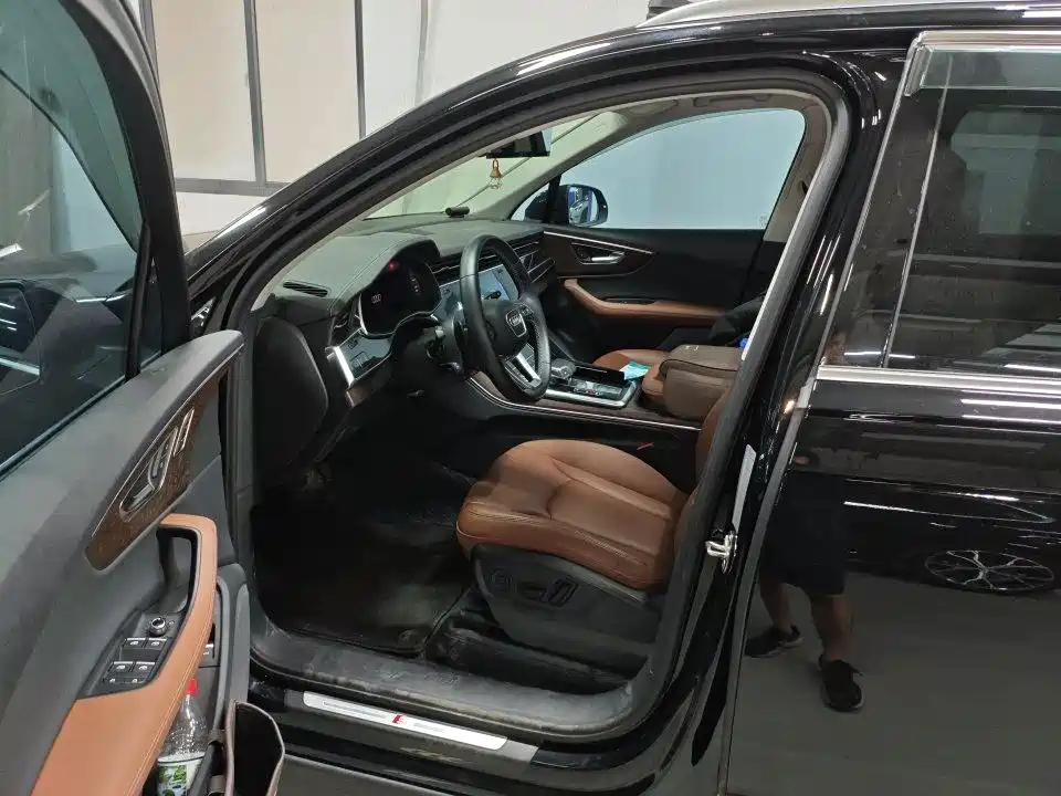 Audi Q7 — миниатюра 5