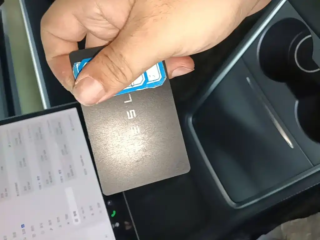 Tesla Model Y — миниатюра 9