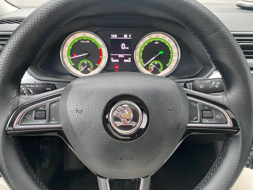 Skoda Superb — миниатюра 11