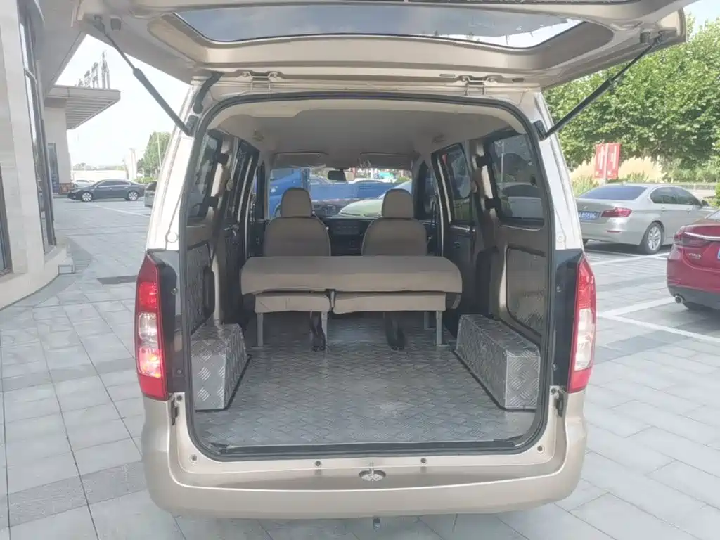 Wuling Hongguang V — миниатюра 19