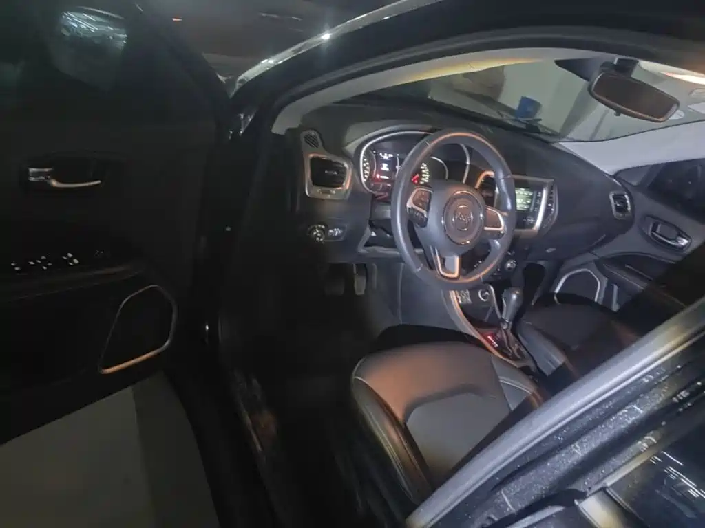 Jeep Compass — миниатюра 16
