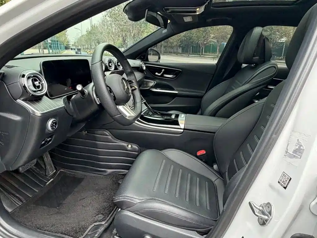 Mercedes-Benz C-Class — миниатюра 6