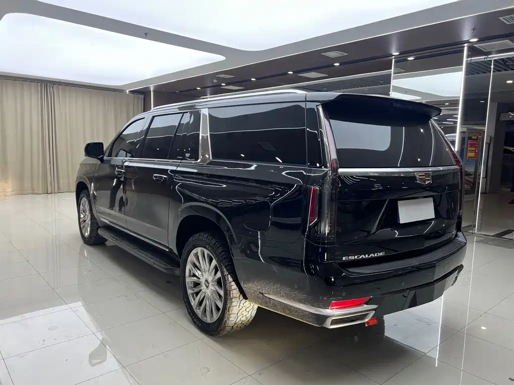 Cadillac Escalade — миниатюра 10
