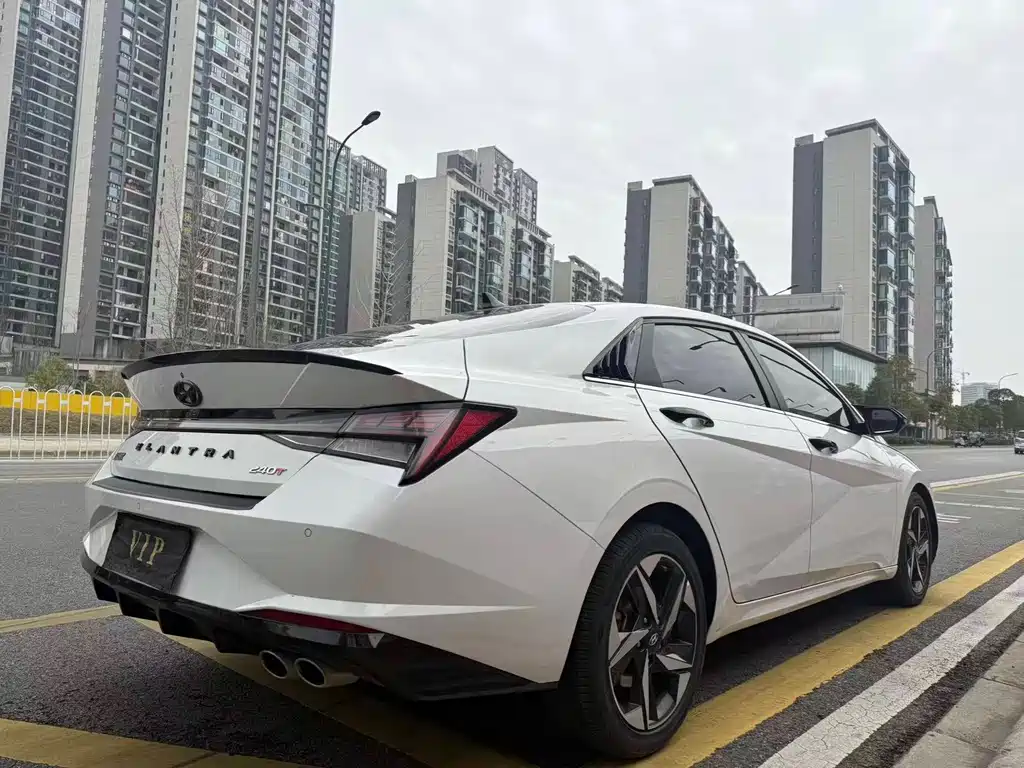 Hyundai Elantra — миниатюра 7