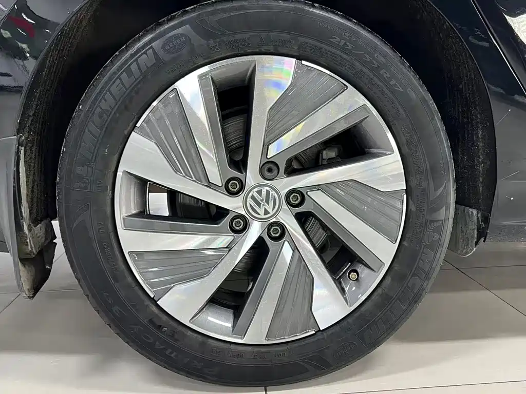 VOLKSWAGEN PASSAT NEW ENERGY