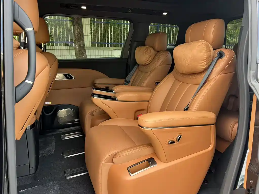 Hongqi Hongqi HQ9 PHEV — миниатюра 10