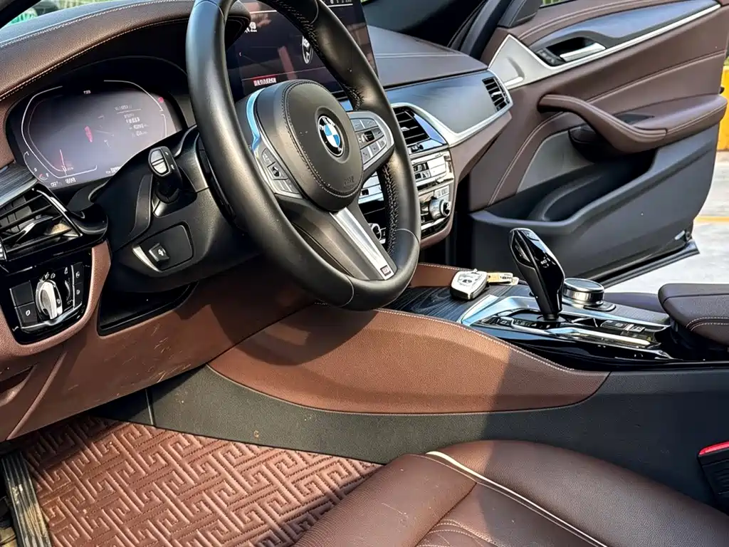 BMW 5 Series — миниатюра 9
