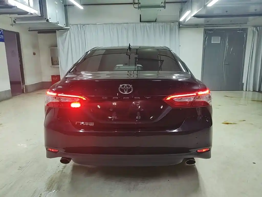 Toyota Camry — миниатюра 6