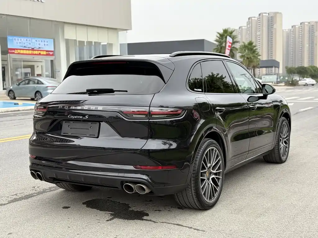 PORSCHE CAYENNE