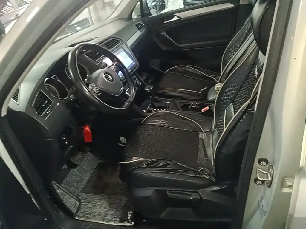 Volkswagen Tiguan L — миниатюра 11
